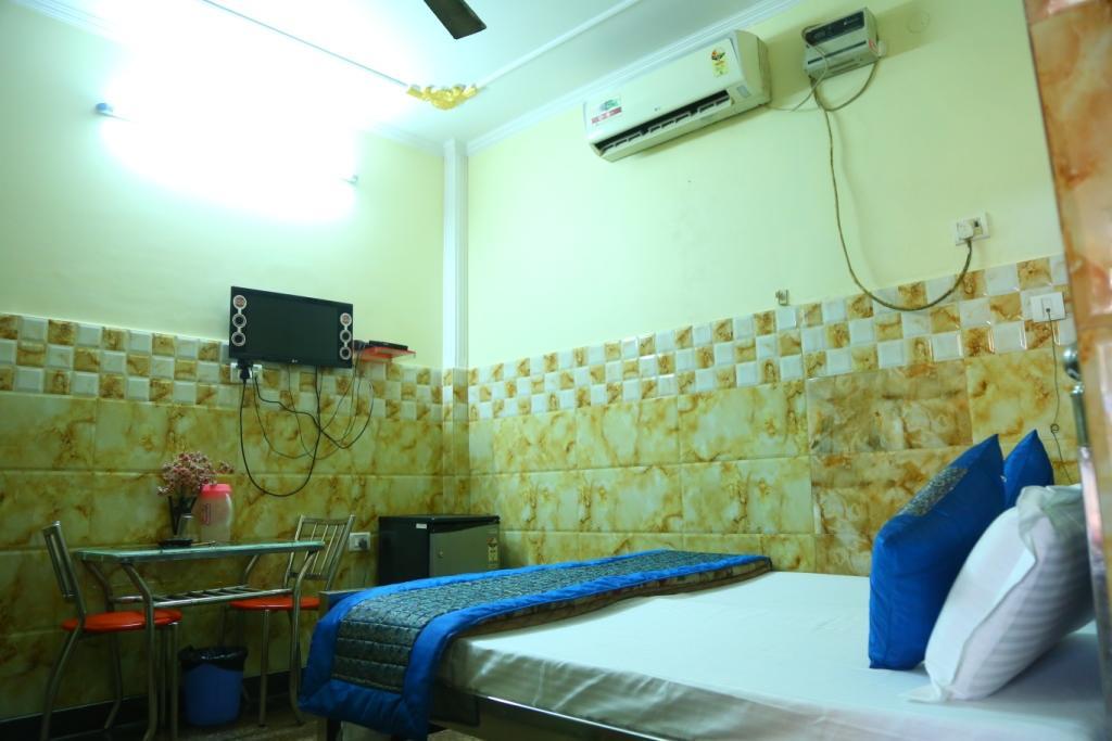 Hotel Ayesha Palace 델리 외부 사진