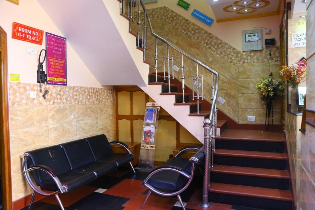 Hotel Ayesha Palace 델리 외부 사진